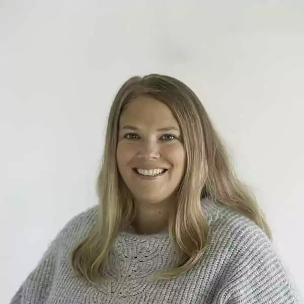 Janna Ticer Jana Ticer, Customer Care Lead, C.L. Smith